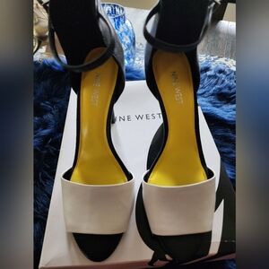 Nine West Acre Black and White Classic Heels, 9.5